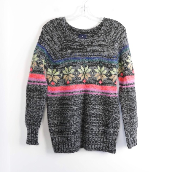 AEO grey snowflake knit sweater S small acrylic